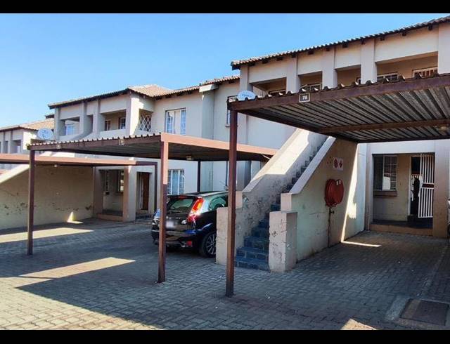 3 BEDROOM TOWNHOUSE FOR SALE IN ELSPARK EXT 4